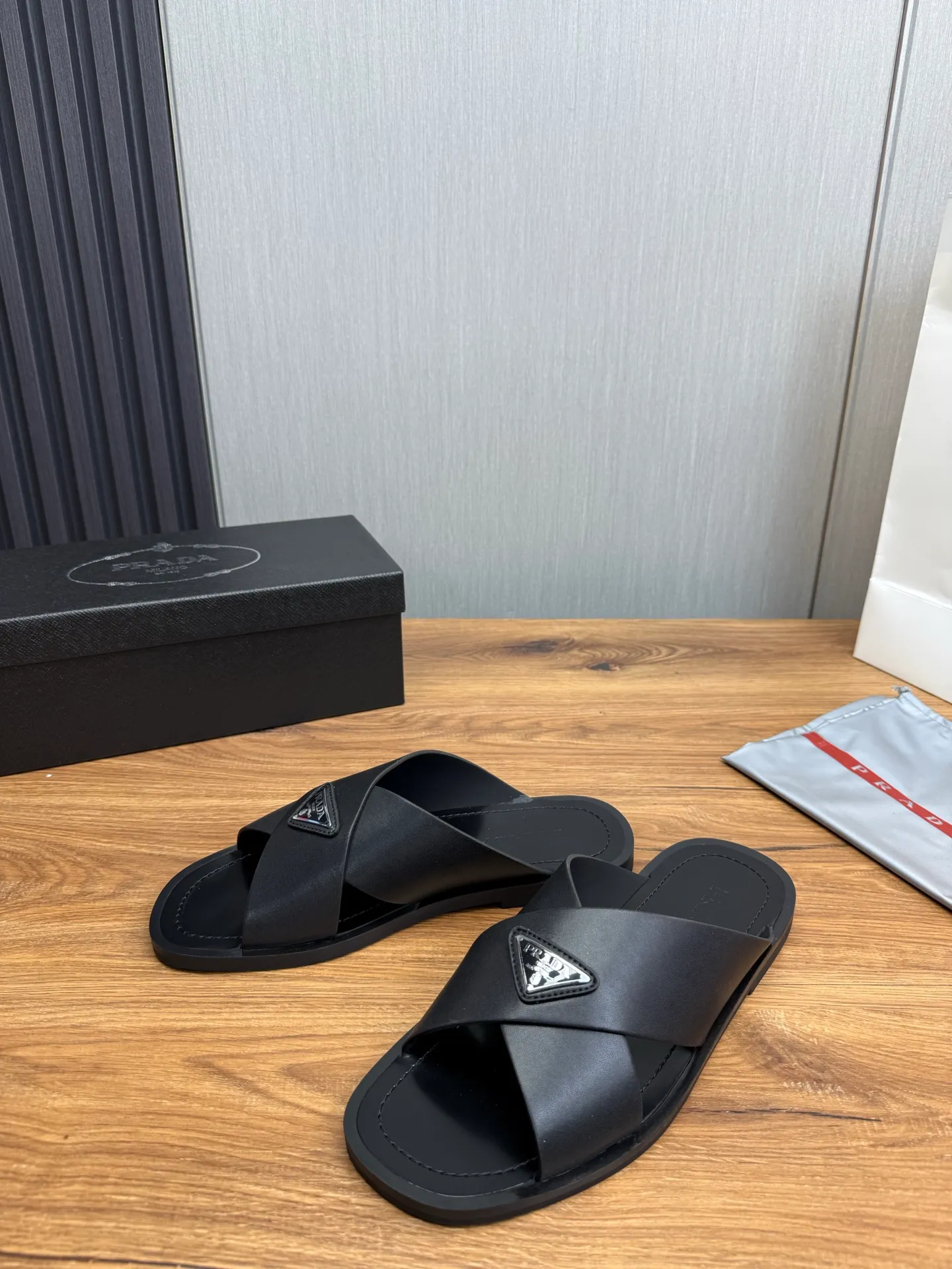 Factory price 340💰 ＰＲＡＤＡPrada - popular men's slippers hot sale 🔥 🩴Official website one to one production 38-45 sizes 45 46 🉑️Customized!
